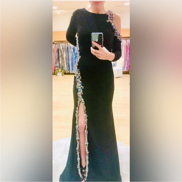 Mac Duggal evening gown - Picture 2 of 4